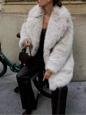 Zara Plush Faux Fur Coat in Light Gray